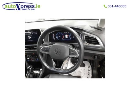 2023 Volkswagen T-Roc - photo 2