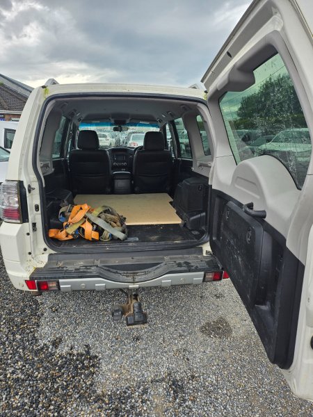2012 Mitsubishi Pajero - photo 2