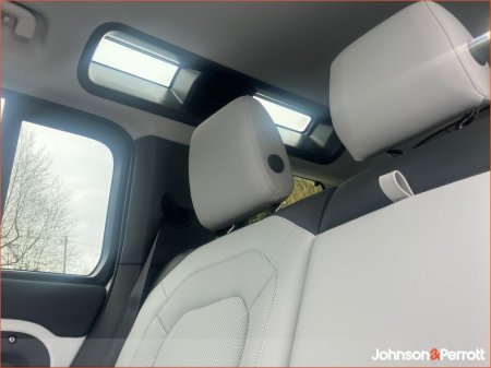 2025 Land Rover Defender - photo 20