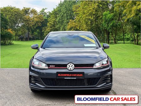 2019 Volkswagen Golf - photo 2