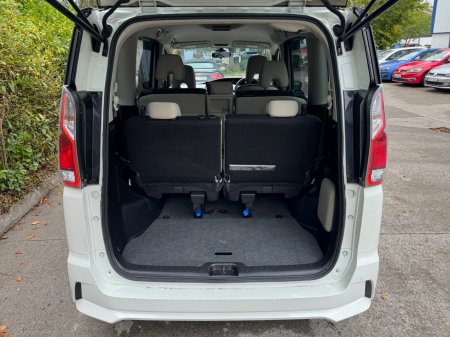 2017 Nissan Serena - photo 16