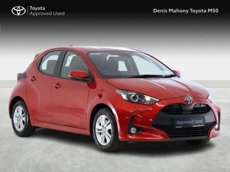 2024 Toyota Yaris Luna Hybrid