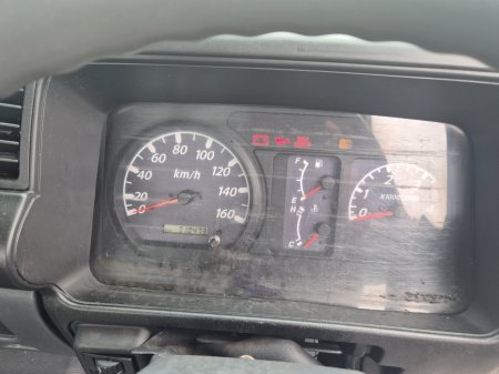 2010 Isuzu NQR - photo 7