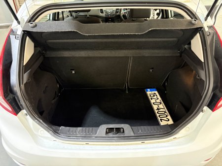 2015 Ford Fiesta - photo 16
