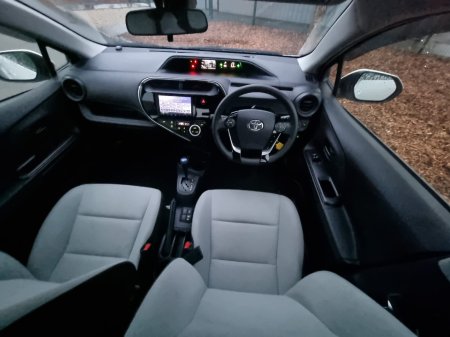 2020 Toyota Aqua - photo 15