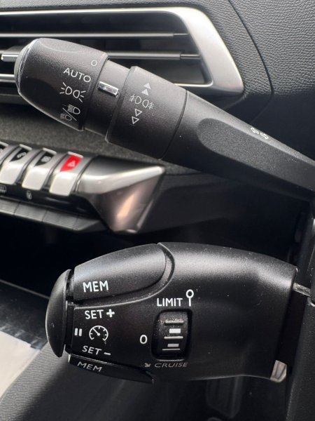 2018 Peugeot 5008 - photo 23
