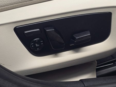 2023 BMW 5-Series - photo 19