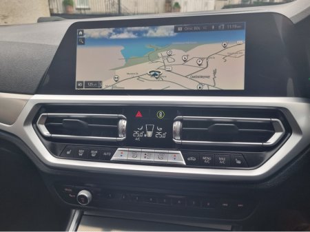 2022 BMW 3-Series - photo 32