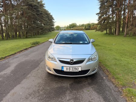 2011 Opel Astra - photo 2