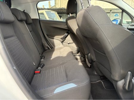 2014 Peugeot 208 - photo 9