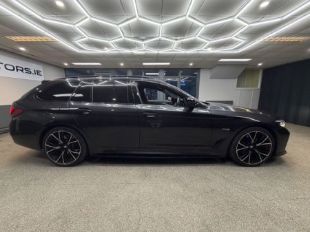 2022 BMW 5-Series - photo 10