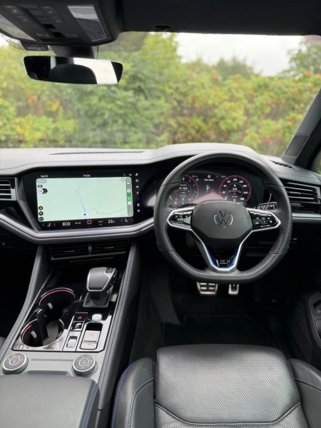 2024 Volkswagen Touareg - photo 32