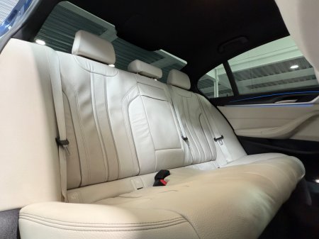 2022 BMW 5-Series - photo 18