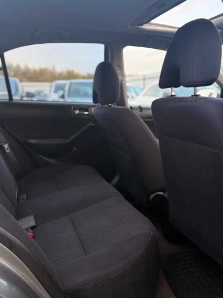 2005 Honda Civic - photo 29