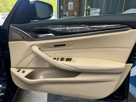 2017 BMW 5-Series - photo 18