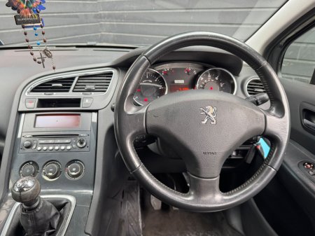 2010 Peugeot 5008 - photo 16