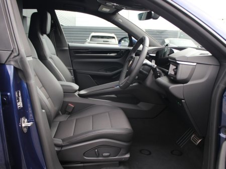 2026 Porsche Macan - photo 8