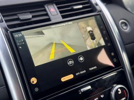 2022 Land Rover Discovery - photo 10