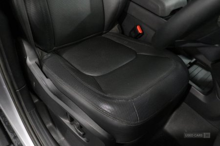 2022 Land Rover Defender - photo 18