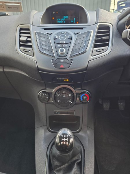 2016 Ford Fiesta - photo 13