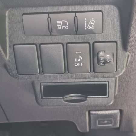 2020 Toyota Prius - photo 25