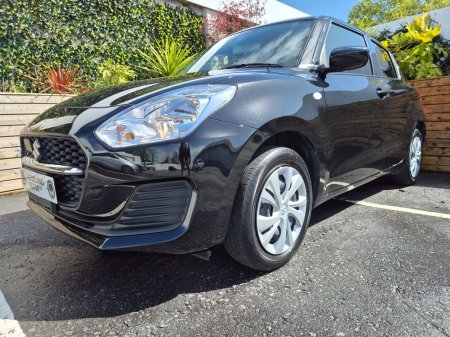 2023 Suzuki Swift - photo 2
