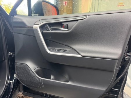 2025 Toyota RAV4 - photo 15