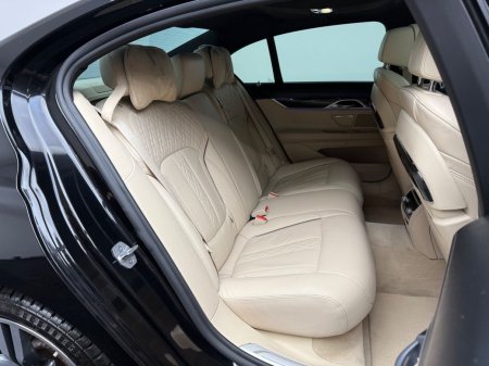 2018 BMW 7-Series - photo 24