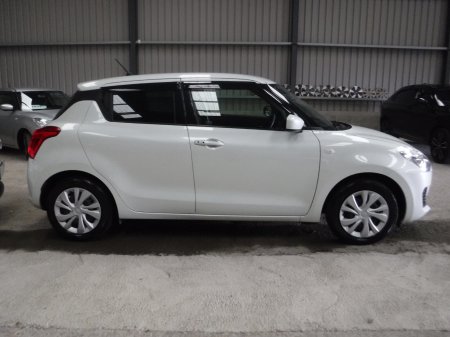 2021 Suzuki Swift - photo 2