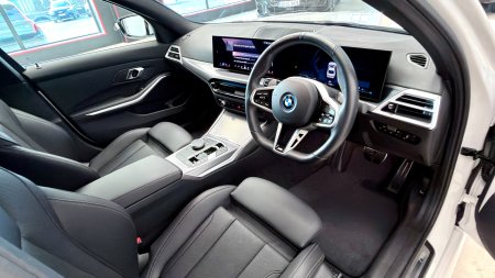 2025 BMW 3-Series - photo 10