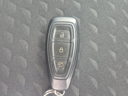 2020 Ford Fiesta - photo 6