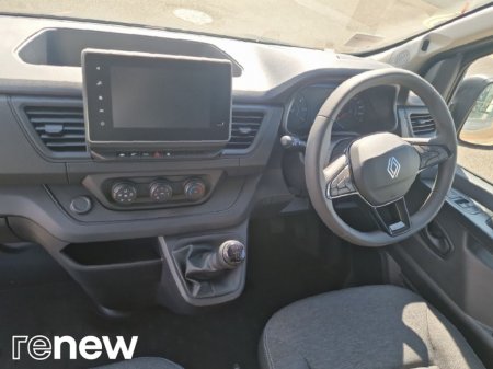 2027 Renault Trafic - photo 2