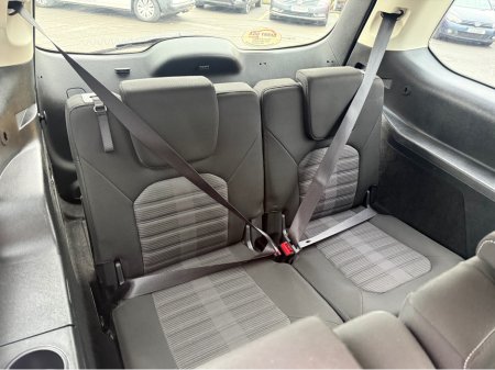 2017 Ford Galaxy - photo 12