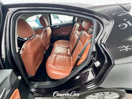 2014 Alfa Romeo Giulietta - photo 17