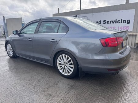 2017 Volkswagen Jetta - photo 5