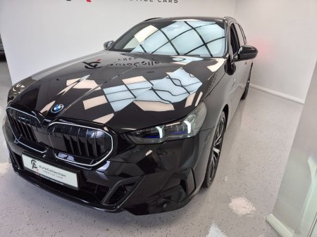 2025 BMW 5-Series - photo 2
