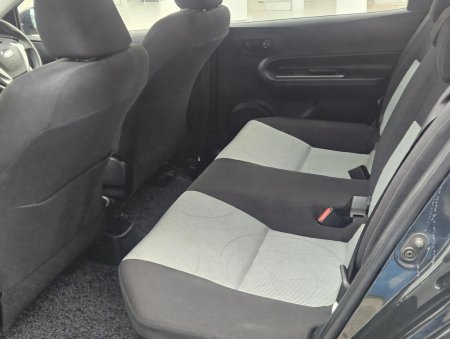 2013 Toyota Aqua - photo 8