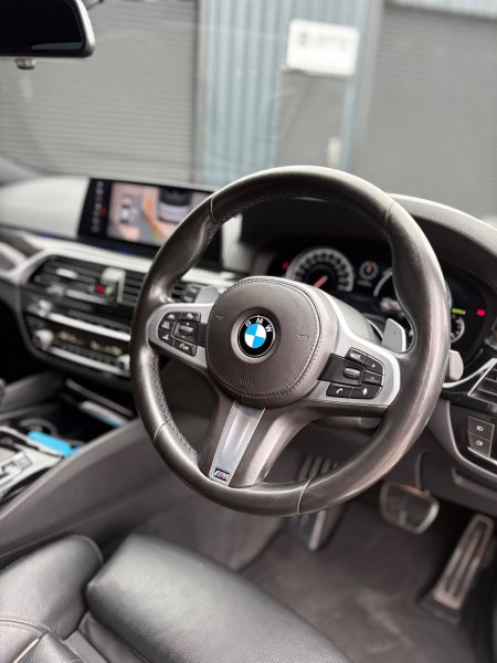 2017 BMW 5-Series - photo 6