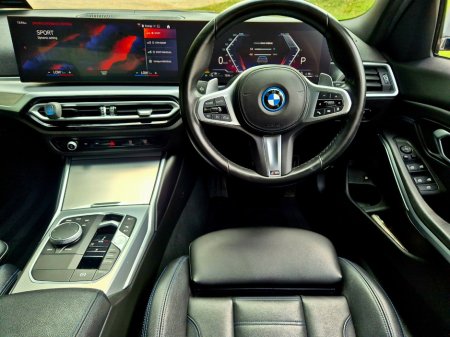 2023 BMW 3-Series - photo 15