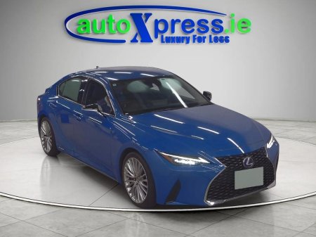 2022 Lexus IS 2.5 Hybrid