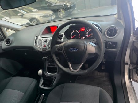 2011 Ford Fiesta - photo 10