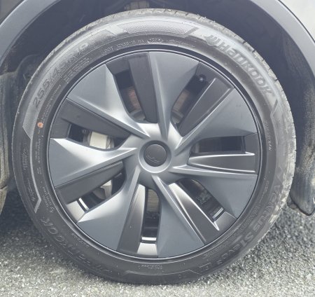 2024 Tesla Model Y - photo 6