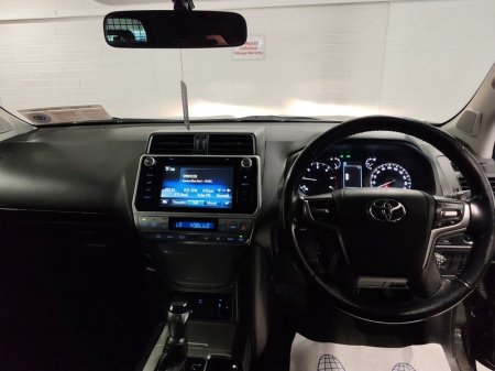 2018 Toyota Land Cruiser - photo 8