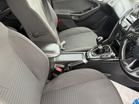 2017 Ford Focus - photo 10