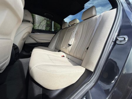 2021 BMW 5-Series - photo 23