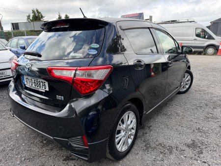 2017 Toyota Vitz - photo 4