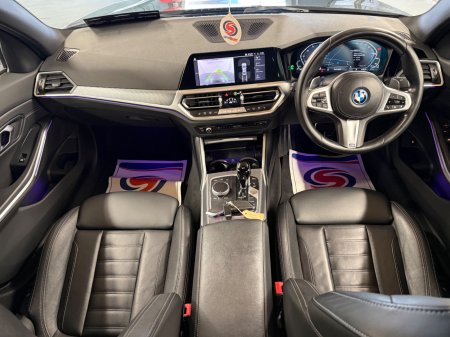 2022 BMW 3-Series - photo 12