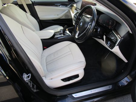 2021 BMW 5-Series - photo 10