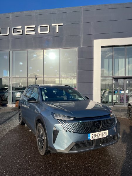 2025 Peugeot 5008 1.2 MHEV 145bhp E-DCS6 Allure
