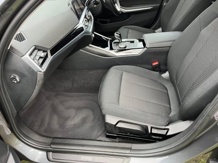 2022 BMW 3-Series - photo 26